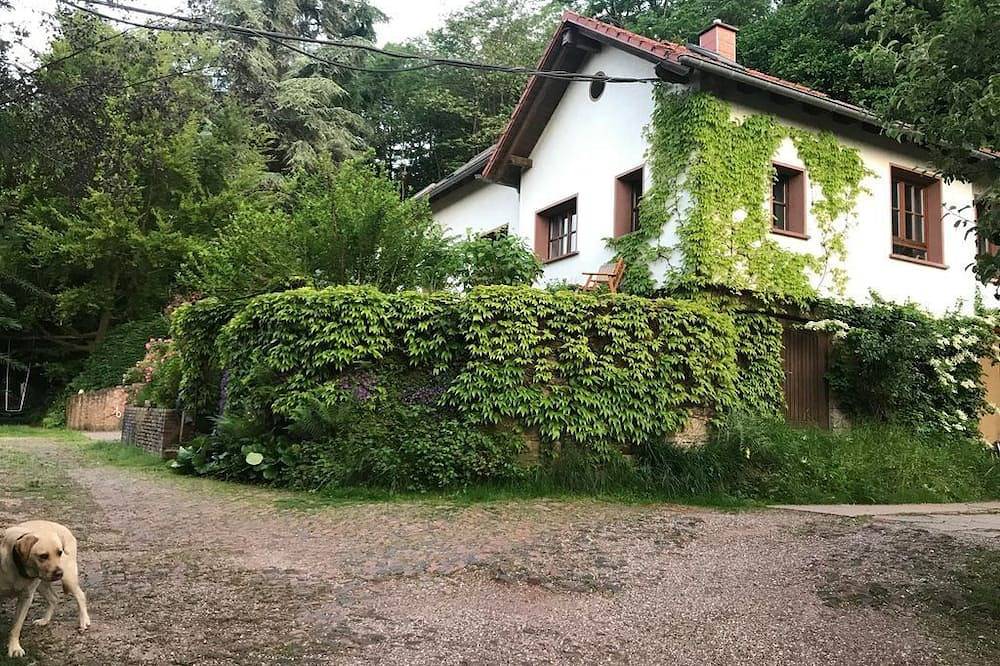 Ganze Wohnung, Ferienwohnung Grün und Aussichtsreich - Appartement/Fewo, Dusche, Wc, 1 in Merzig, Saar-Nahe-Bergland