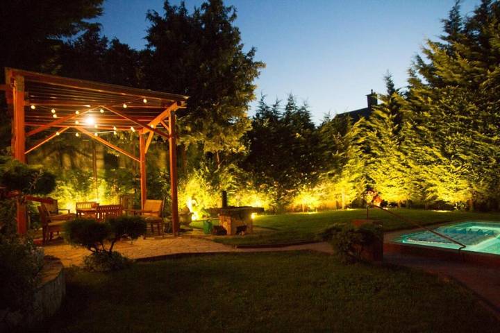 Villa pour 8 personnes, avec jacuzzi ainsi que jardin et piscine à Budapest - 4