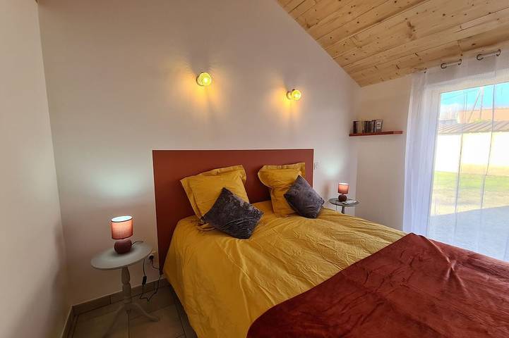 Gîte pour 4 personnes, avec jardin à La Vernelle - 2