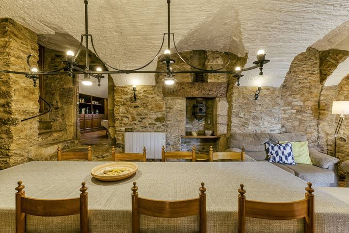 Casa rural 'Mas Cases' con vistas a la montaña, piscina privada y Wi-Fi in Regencós, Costa Brava