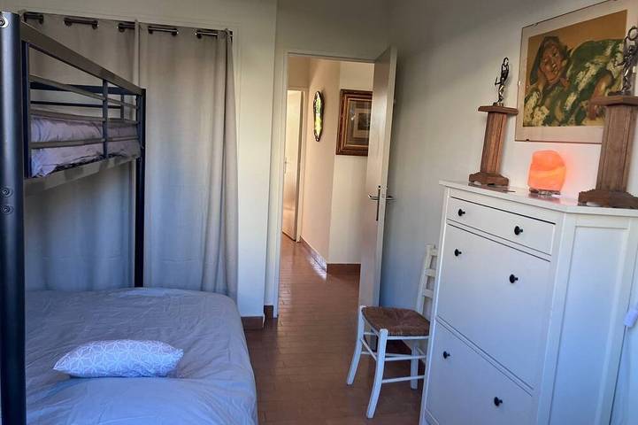 Ganze Wohnung, Garden Ground 2-bedroom Apartment Quiet Close To St Cyr/Mer Center Parking in Saint-Cyr-sur-Mer, Mittelmeerküste (Frankreich)