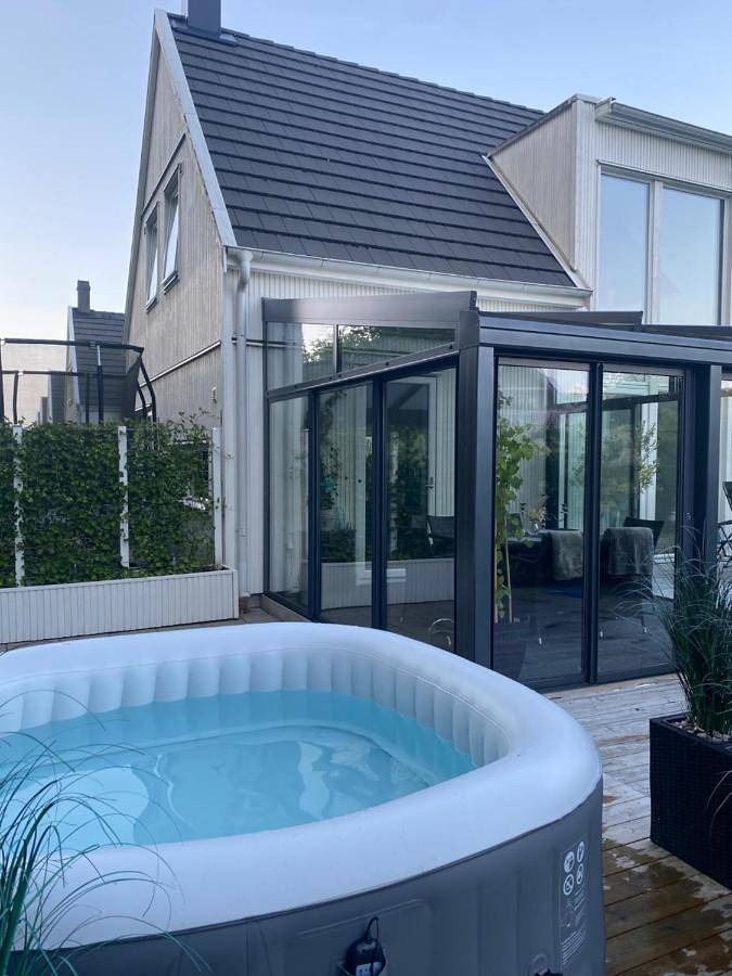Villa für 8 Personen, mit Garten und Ausblick sowie Pool und Terrasse in Bastad - 2