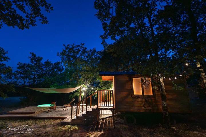 Gîte pour 2 personnes, avec jacuzzi ainsi que balcon et jardin à Carnac-Rouffiac - 2