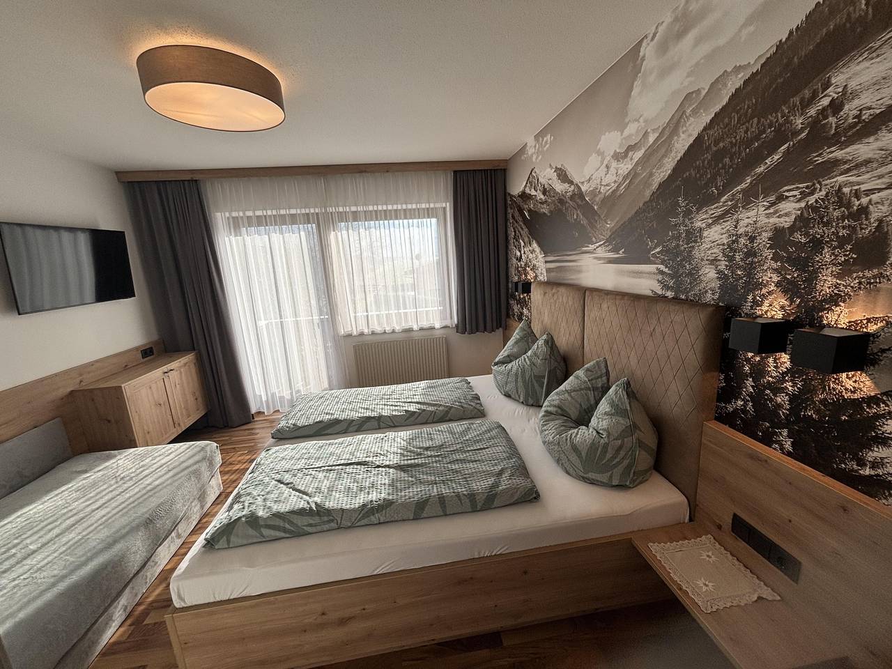 Ganze Ferienwohnung, Apartment/3 Schlafräume/Dusche, Bad, Wc 2-7 in Zell am Ziller, Bezirk Schwaz