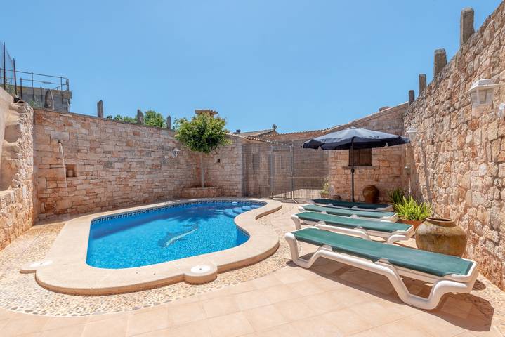 Klimatisiertes Ferienhaus mit Pool, Terrasse, Balkon und Wlan in Santanyí, Mallorca Süden