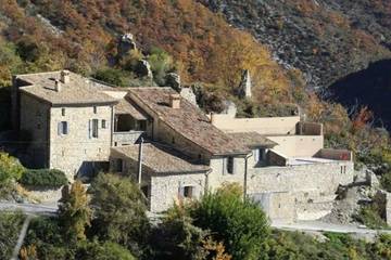 Cottage pour 16 personnes, avec terrasse et piscine à Saint-Ferréol-Trente-Pas