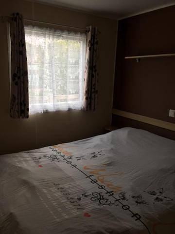 Location de vacances pour 4 personnes, avec jardin ainsi que piscine et bassin pour enfant dans Luna Park La Palmyre - 3