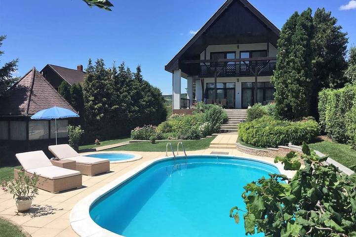 Ferienwohnung für 6 Personen, mit Pool und Garten