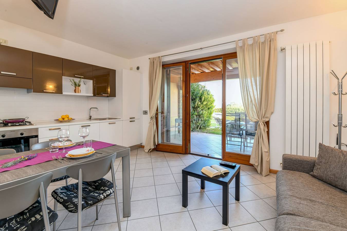 Appartement entier, 6 Happiness by Garda Fewo in Maderno, Toscolano-Maderno