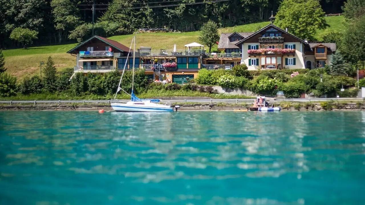 Vakantiehuis voor 4 personen met balkon in Unterach am Attersee, Bezirk Vöcklabruck