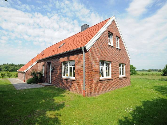 Ferienwohnung für 8 Personen, mit Terrasse und Garten