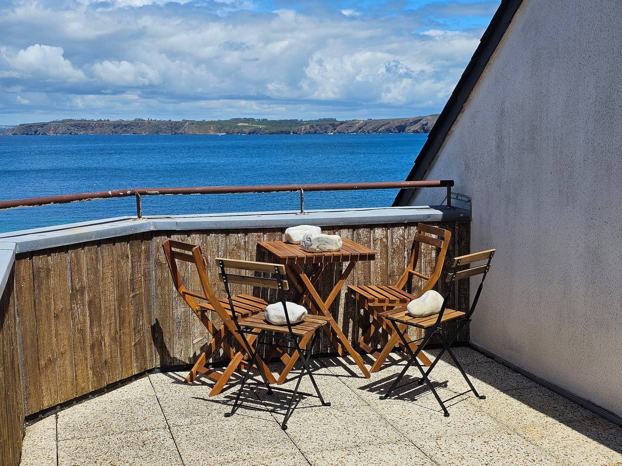 Ganze Wohnung, Gemütliche Wohnung mit Meerblick direkt am Corréjou-Strand in Camaret-sur-Mer, Châteaulin und Umgebung