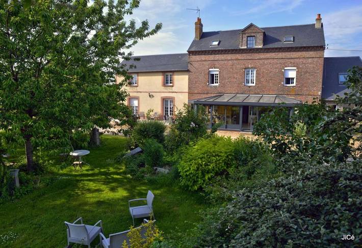 Chambre d’hôte pour 9 personnes, avec Terrasse ainsi que Jardin et Vue