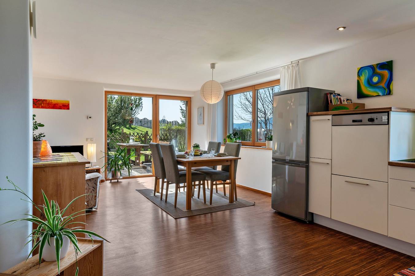 Geheel appartement, Vakantie Appartement "Alpisilence Gunzhof" met Uitzicht op de Bergen, Privé Terras & Wi-Fi in Kastelruth, Dolomiti Superski