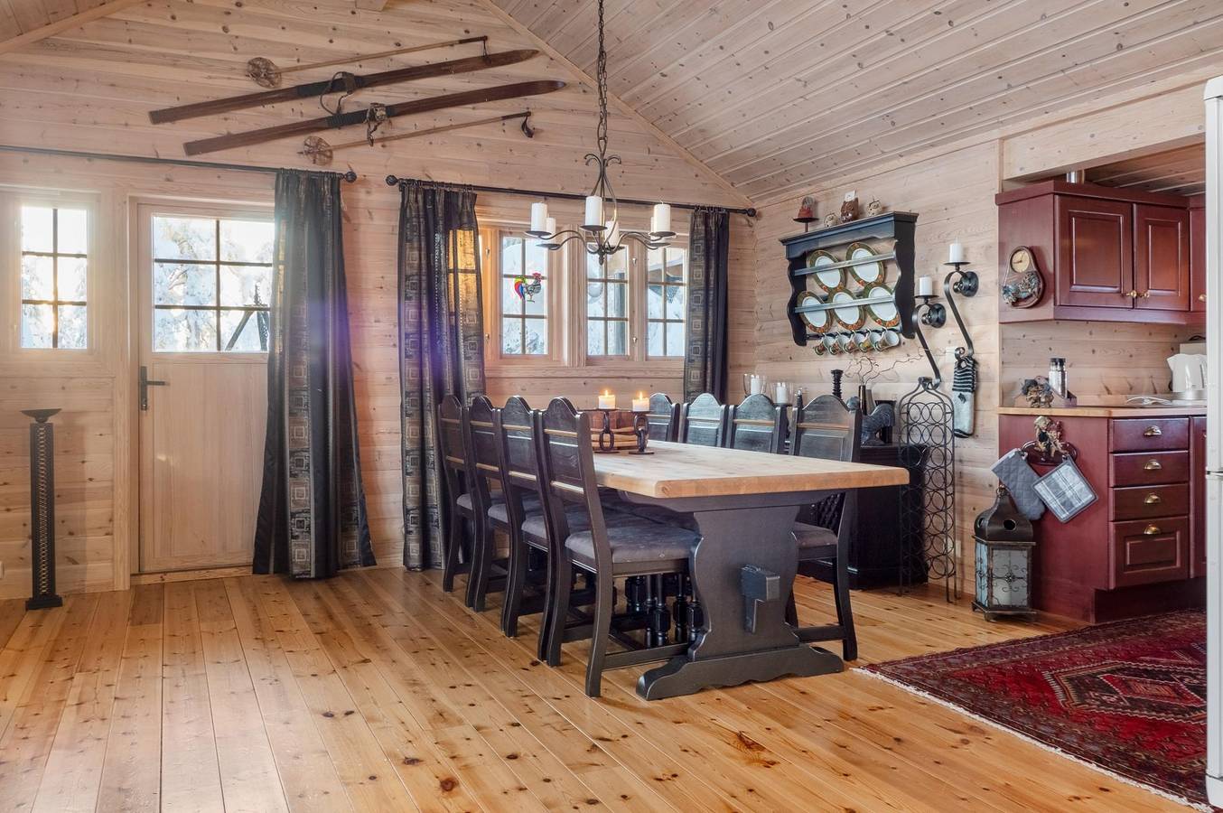 Ferienhaus für 8 Personen mit Terrasse in Løten
