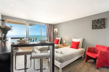 Gîte pour 2 personnes, avec piscine ainsi que vue et balcon dans Office De Tourisme De Biarritz