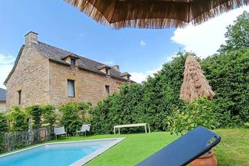 Gîte pour 3 personnes, avec balcon ainsi que jardin et piscine à Bozouls