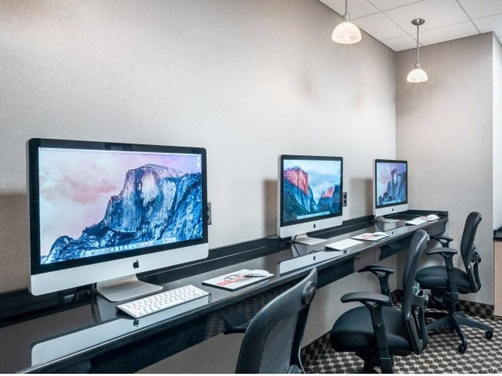 Ganze Wohnung, Bright Clarendon 1Br w/ W/D & Gym, across street from Wf, by Blueground in Arlington (VA), Arlington County