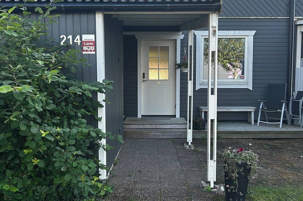 Cozy home with Sauna and Patio close to Nature. Perfect for groups or families. in Nacka, Schwedische Ostsee