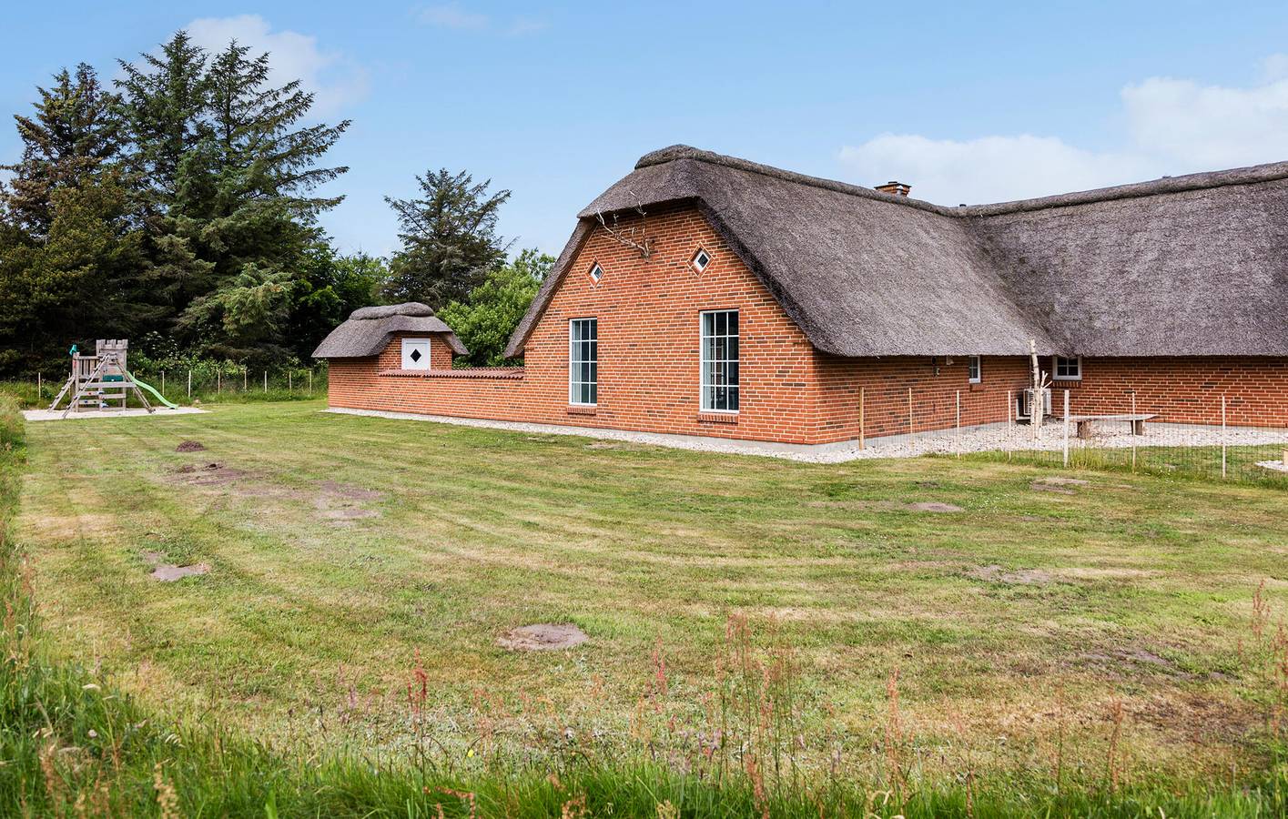 Feriehus for 14 personer med badebasseng in Fjand, Nissumfjorden