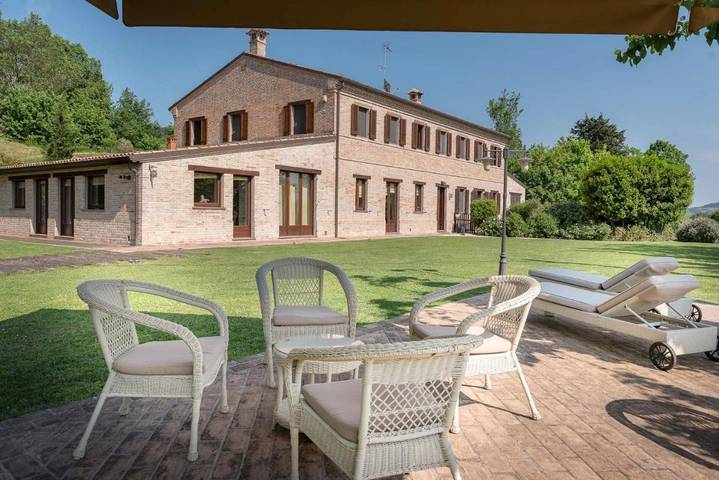 Casa de familia para 3 personas, con piscina además de jardín y vistas - 1