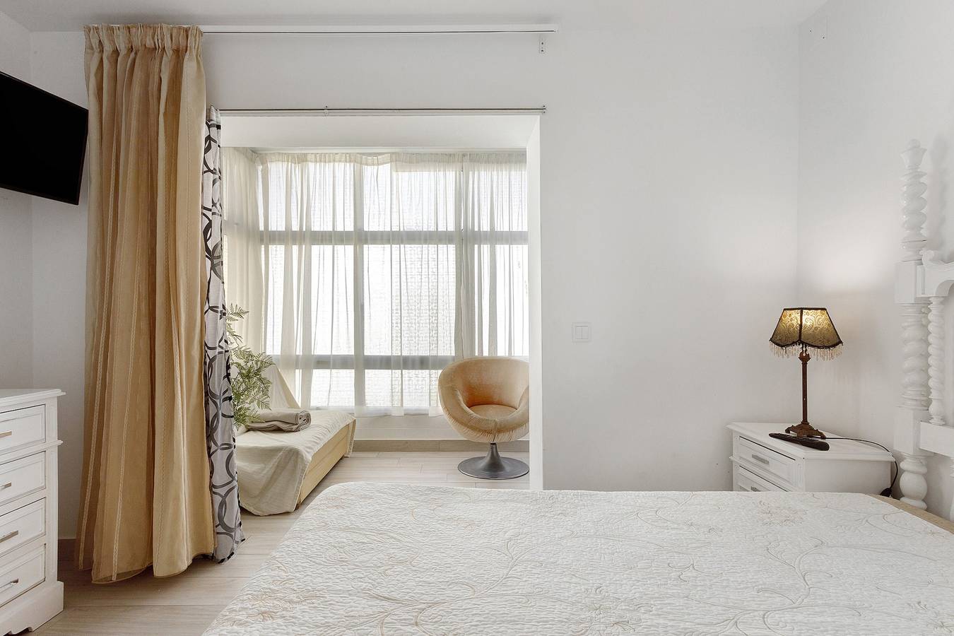 Appartamento intero, Appartamento 'Natalina T2' con Balcone e Wi-Fi in Praia da Nazaré, Nazaré