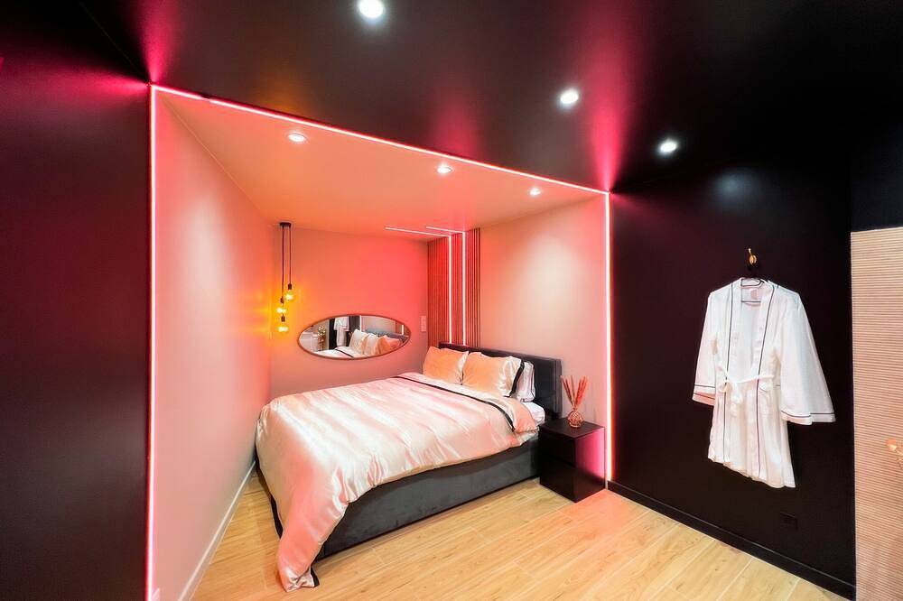 La Bulle d'Amour - Luxury suite & Spa in La Roche-sur-Yon, Loire Valley