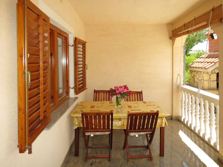 Ferienwohnung für 6 Personen, mit Terrasse, mit Haustier in Jezera - 2