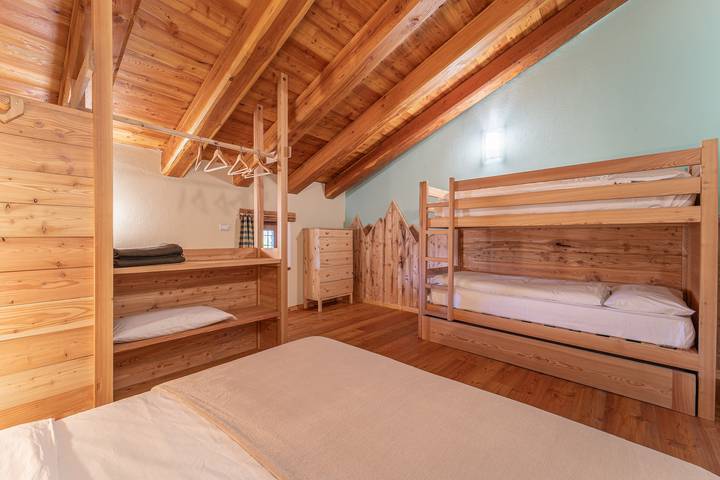 Chalet 'Civico 7' with Mountain View, Shared Terrace and Wi-Fi in Marmora, Cuneo Province