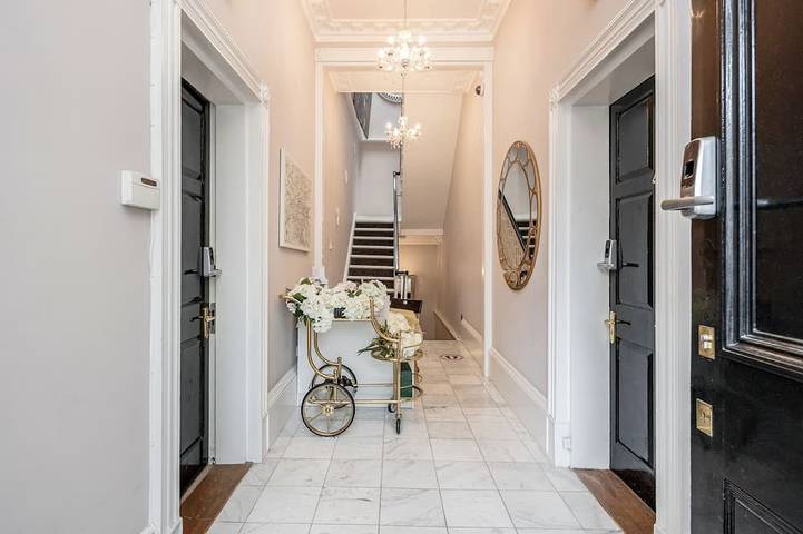 Holiday rental for 30 people, with garden, with pets in London