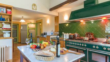 Casa Vacanza per 18 Persone in Monterosi, Lago di Bracciano, Foto 4