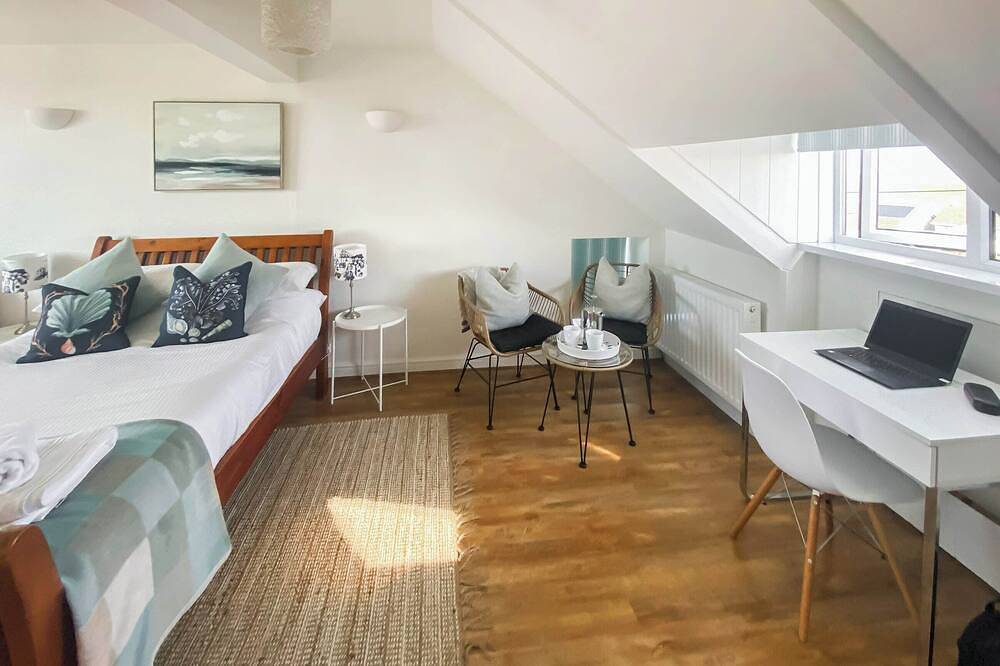 4 bedroom accommodation in Crantock in Crantock, Cornwall