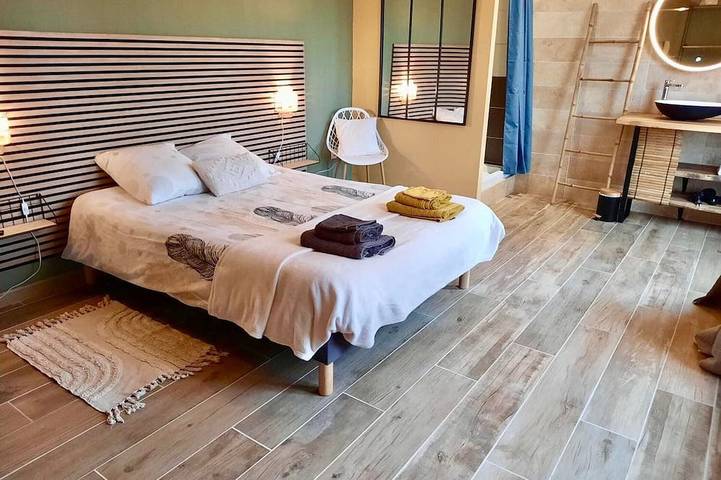 Gîte pour 4 personnes, avec jardin à Brain-sur-Allonnes - 2