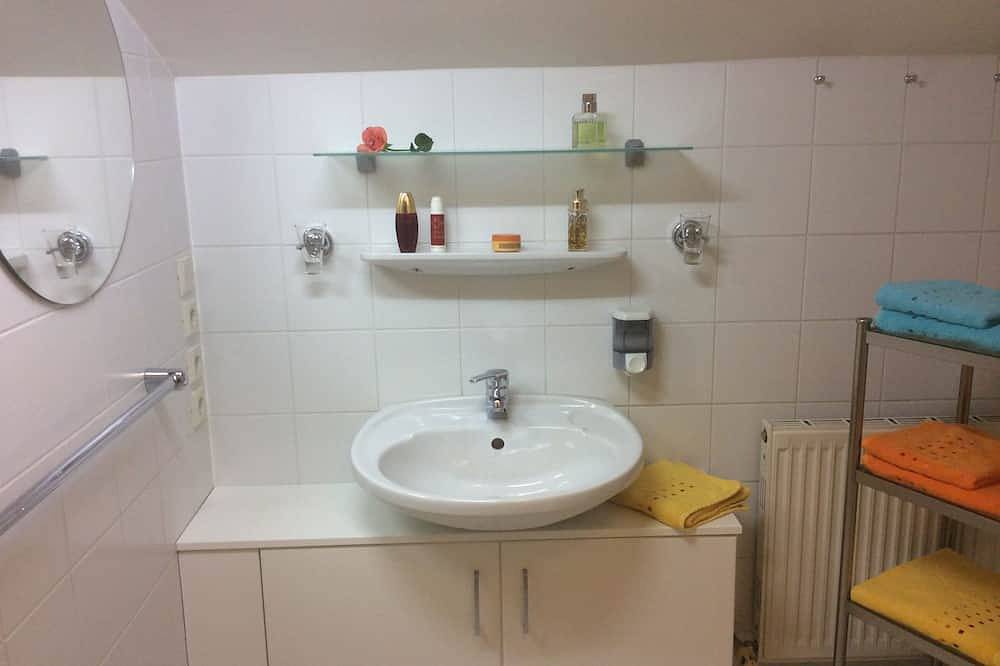 Ganze Wohnung, Helle und ruhige Nichtraucher – Ferienwohnung ( bis 6 P) St. Ulrich am Pillersee in Loferer und Leoganger Steinberge, Sankt Ulrich am Pillersee