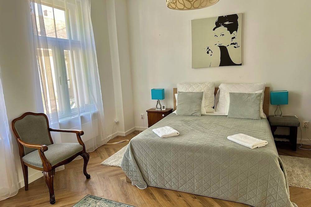 Balaton villa with garden, 5 km from Hévíz thermal bath, 2 bikes, Ps provided. in Keszthely, Keszthely region