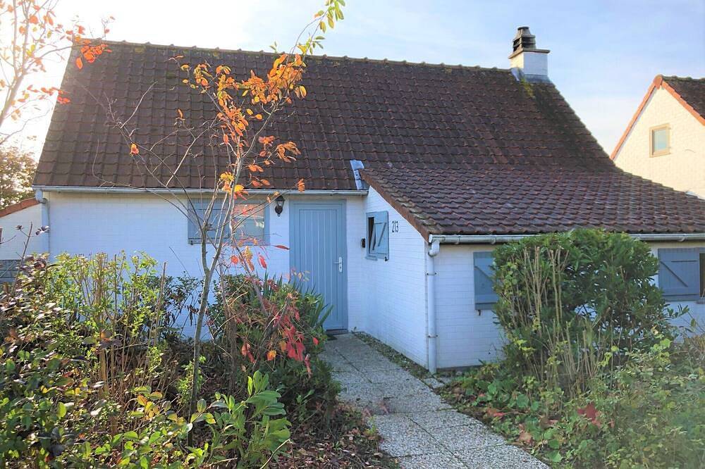 Belgischen küste: 6 Pers.haus mit privaten Garten im Ferienpark mit Pool/Wlan in Adinkerke, De Panne