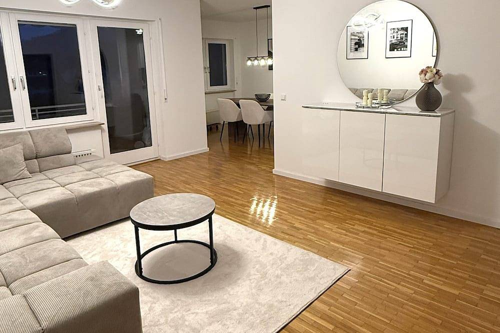 Ganze Wohnung, Rheinzeit: Moderne Ferienwohnung in Rheinheim, ideal für Ausflüge in die Schweiz in Küssaberg, Landkreis Waldshut