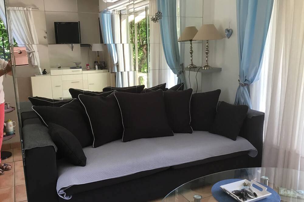 Appartement entier, A L'Ombre Des Oliviers in Orange, Vaucluse