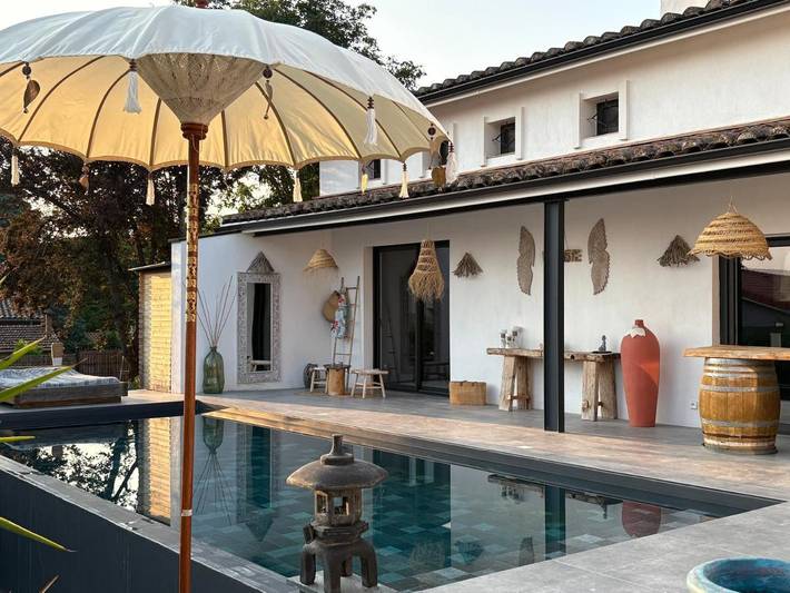 Location de vacances pour 2 personnes, avec Jacuzzi et Terrasse ainsi que Jardin et Piscine à Villefranche-de-Lauragais