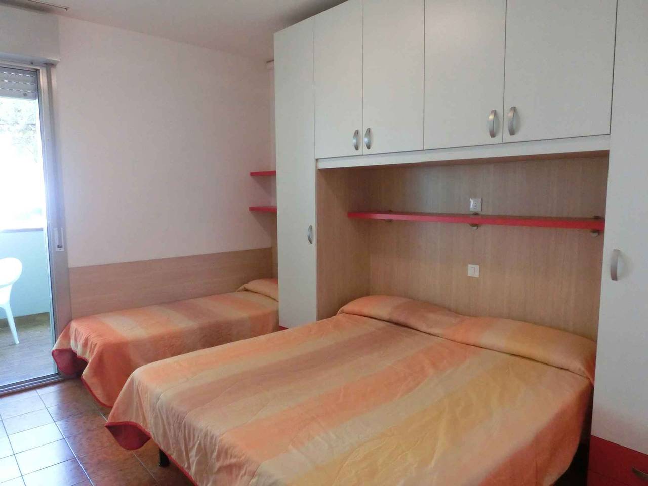 Appartement de vacances entier, Appartement de vacances avec balcon et possibilité de stationnement  in Bibione, Province de Venise