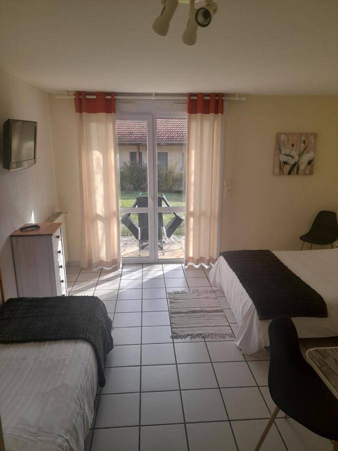 Hôtel pour 2 personnes, avec jardin ainsi que terrasse et vue à Langeac - 4