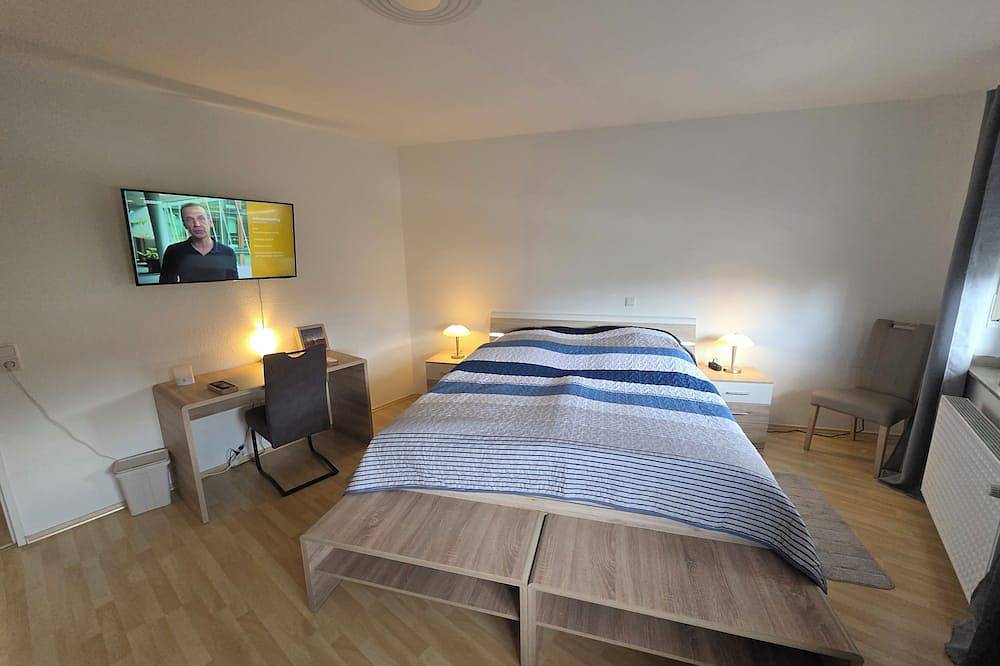 Ganze Wohnung, Neu Perfect Living am Petersberg! in Petersberg, Rhön-Hessen