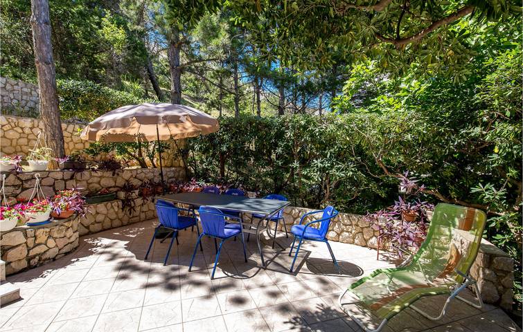 Gîte pour 6 personnes, avec terrasse dans Pag - 4