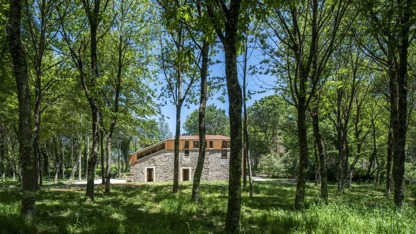 Bauernhaus im Wald in Galicien in Sobrado, La Coruña Provinz