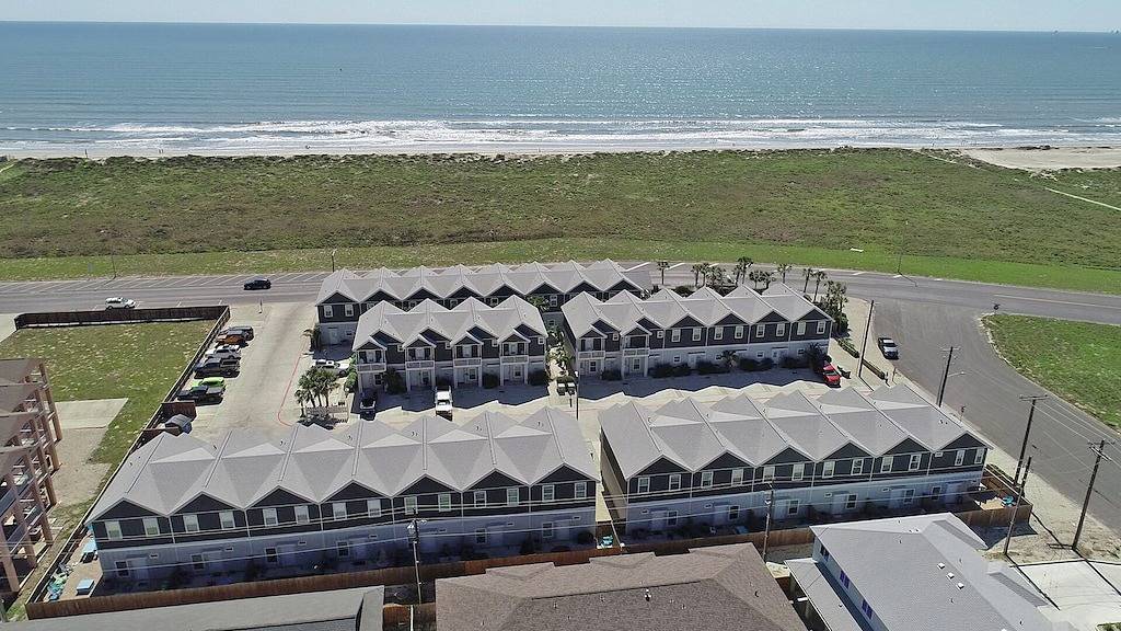 Meerblick! 4/3 Neue Stadthaus w / 1000Sf privaten Terrasse & Außendusche in North Padre Island, Corpus Christi