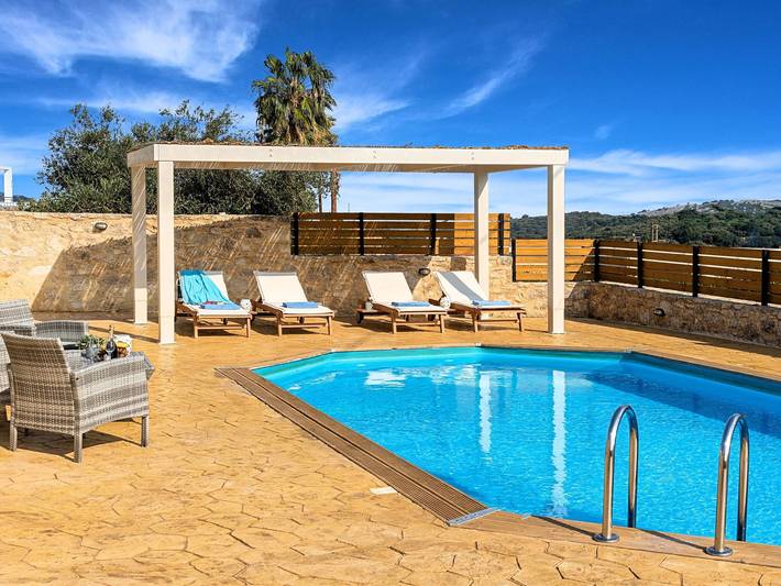 Ferienwohnung für 16 Personen, mit Balkon und Terrasse sowie Garten und Pool in Rethymnon - 4