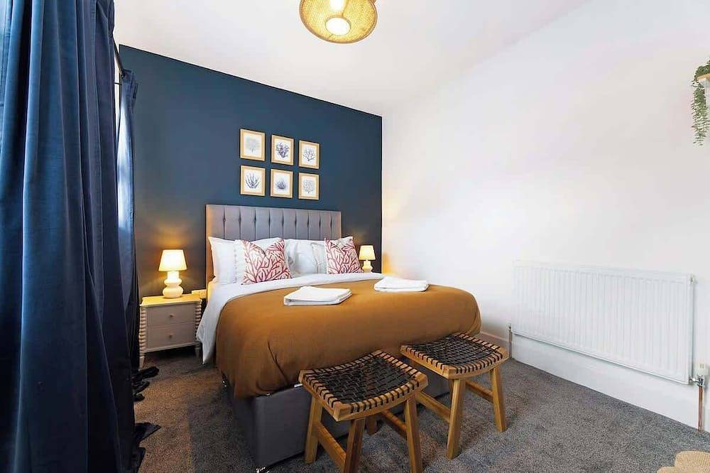 Entire apartment, High-Spec Hartlepool 3Br Apartment | Sleeps 5 by Stay With Us in Hartlepool