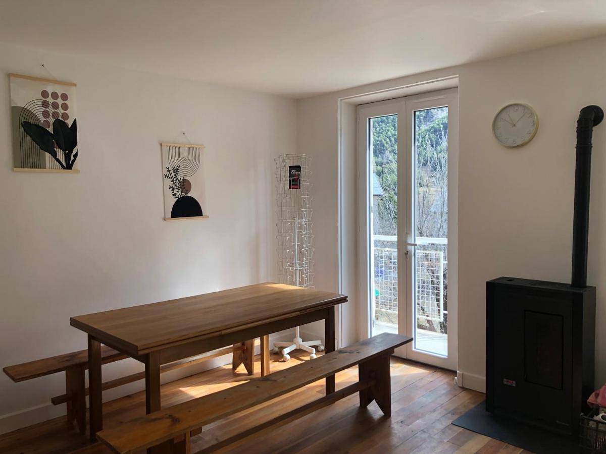 Appartement entier, Two-Bedroom Apartment in La Condamine-Châtelard, Région de Barcelonnette
