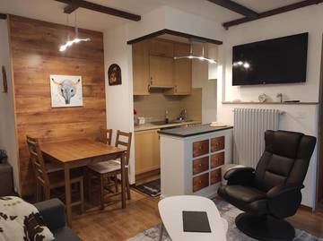 Gîte pour 4 personnes, avec vue et balcon à Vionnaz