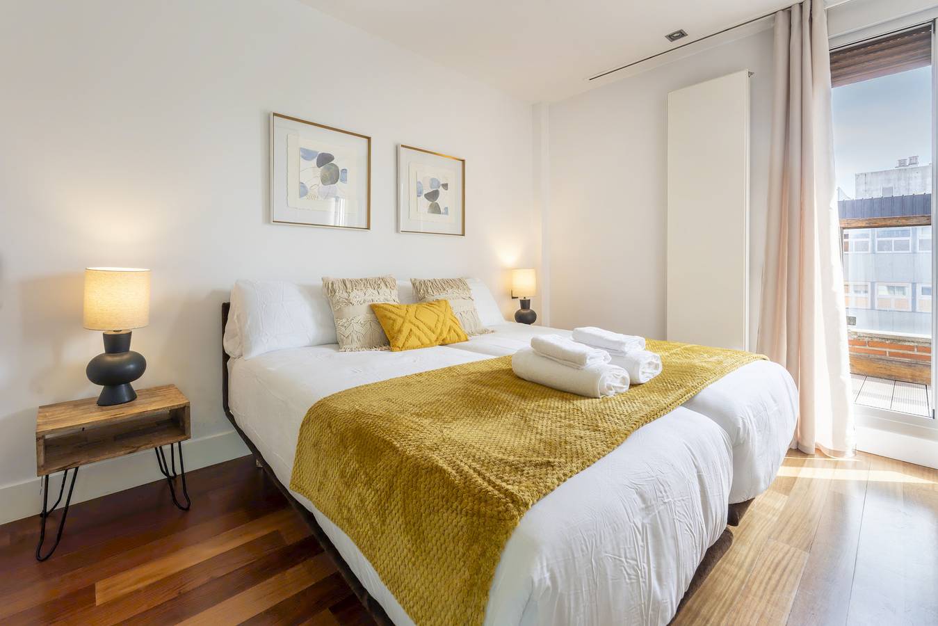 Entire apartment, M (Bas159)Dúplex de 3 Dormitorios – Amplio, Lumino in Tetuán, Madrid